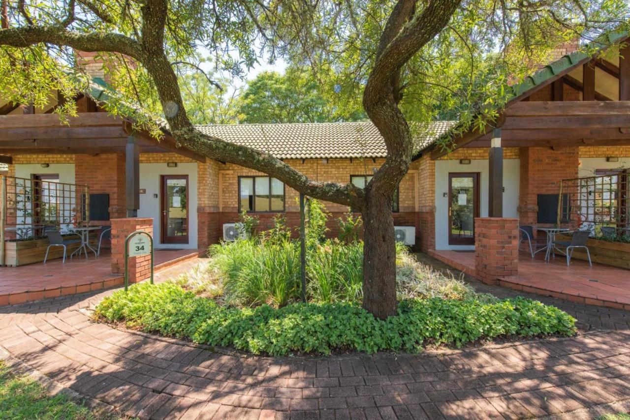 Thyme Inn On Greenway White River Bagian luar foto